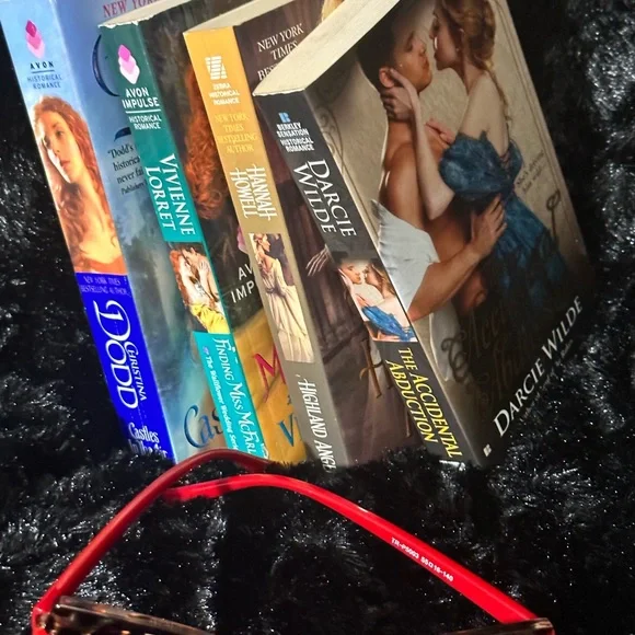 Romance Novels, bundle up π₯π - Picture 7 of 9